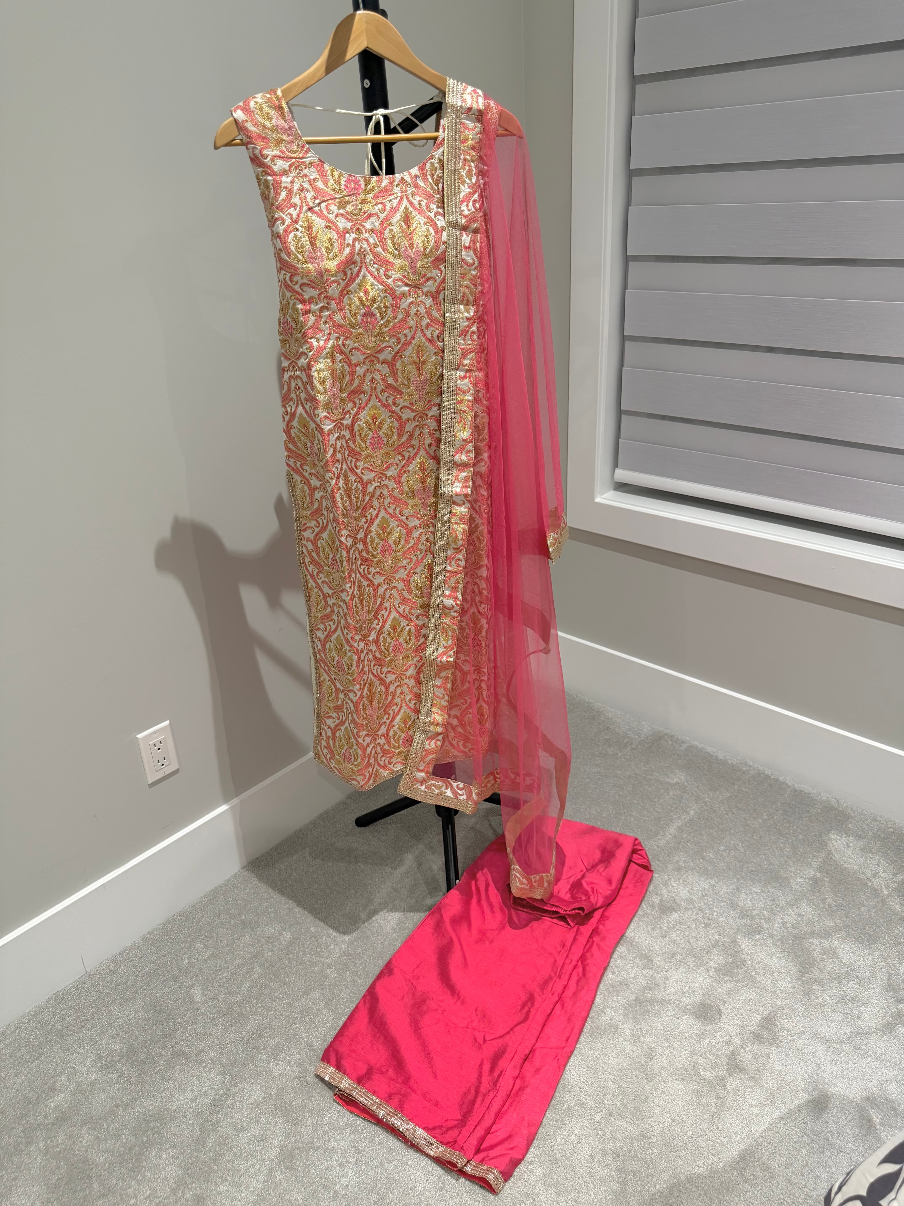 Elegant Pink & Gold Brocade Salwar Suit with Net Dupatta