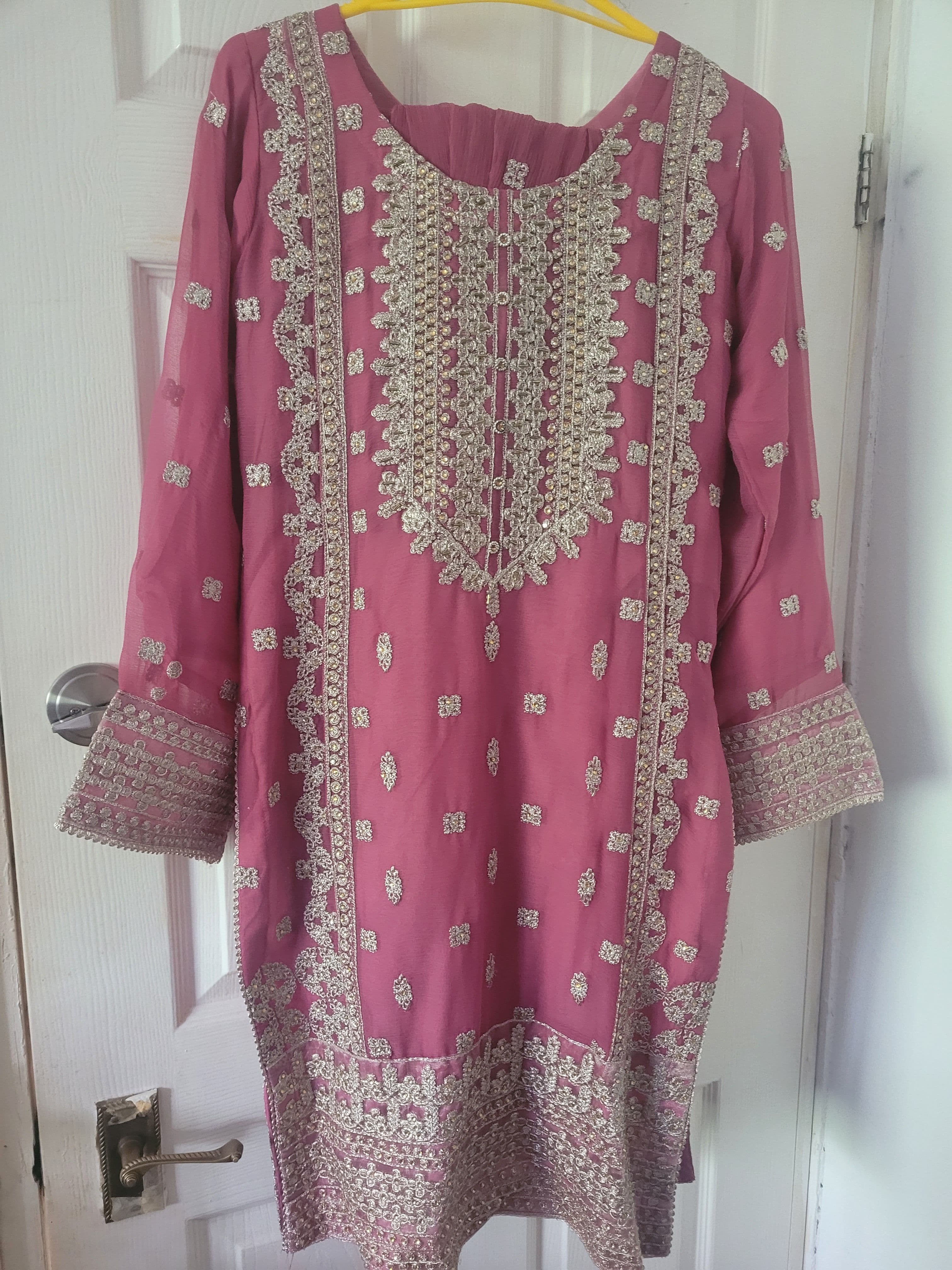 Elegant Pink Georgette Suit with Gold Zardozi Embroidery - Pre-loved