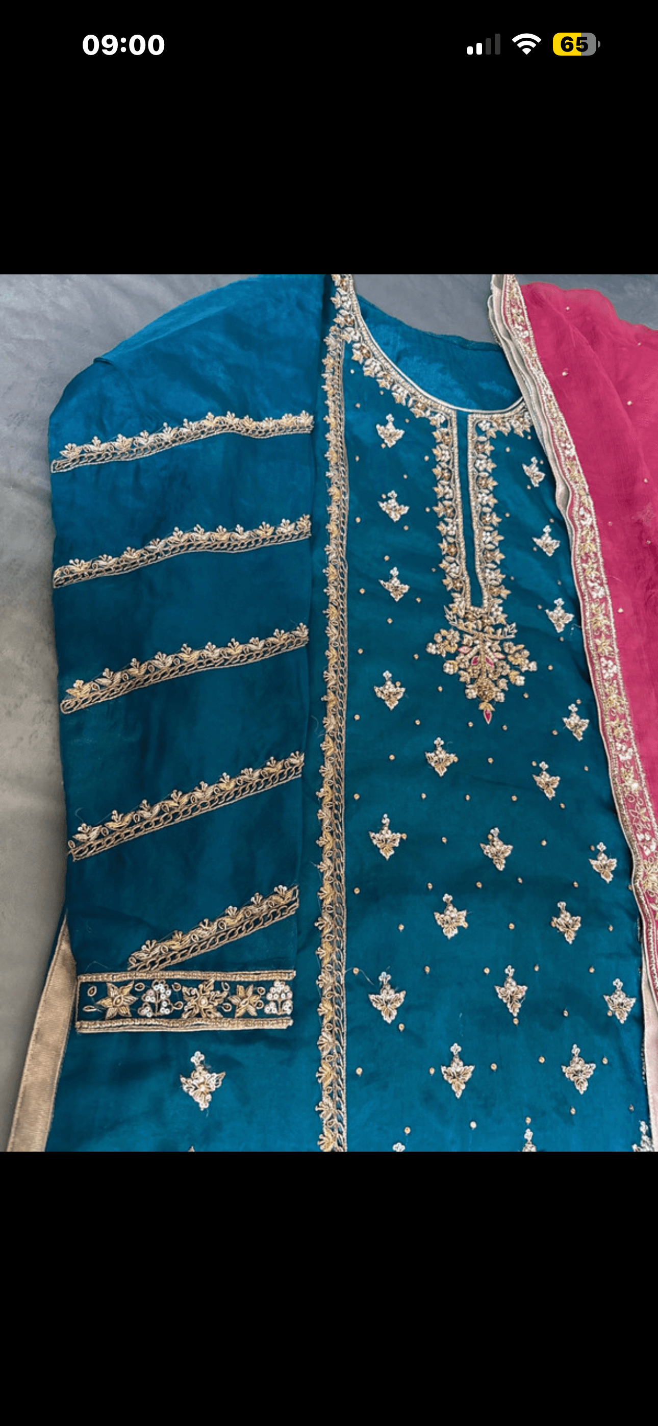 Long zinc shirt with gold embroidered pink embroidered scarf