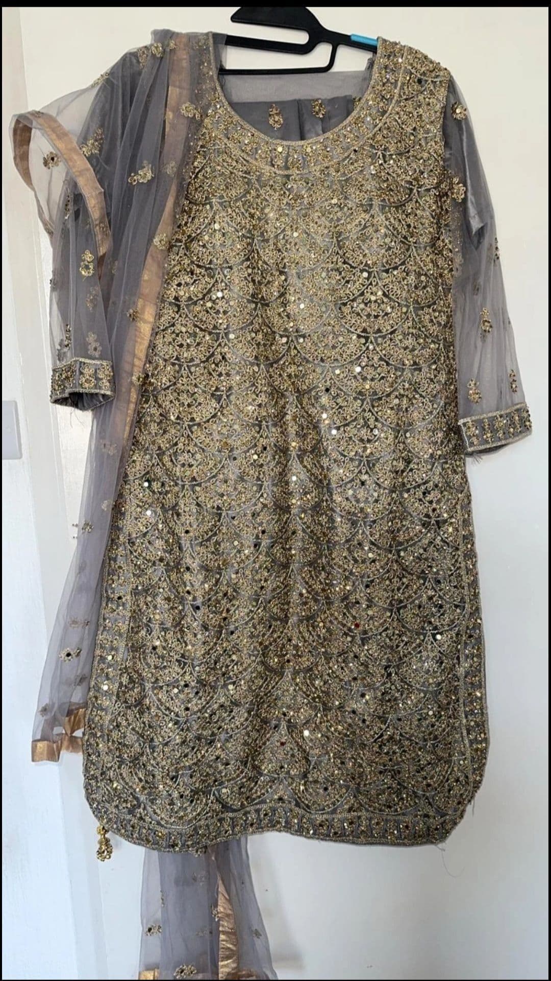 Kameez and scarf. Size 10-12. Grey and gold. No trousers included.