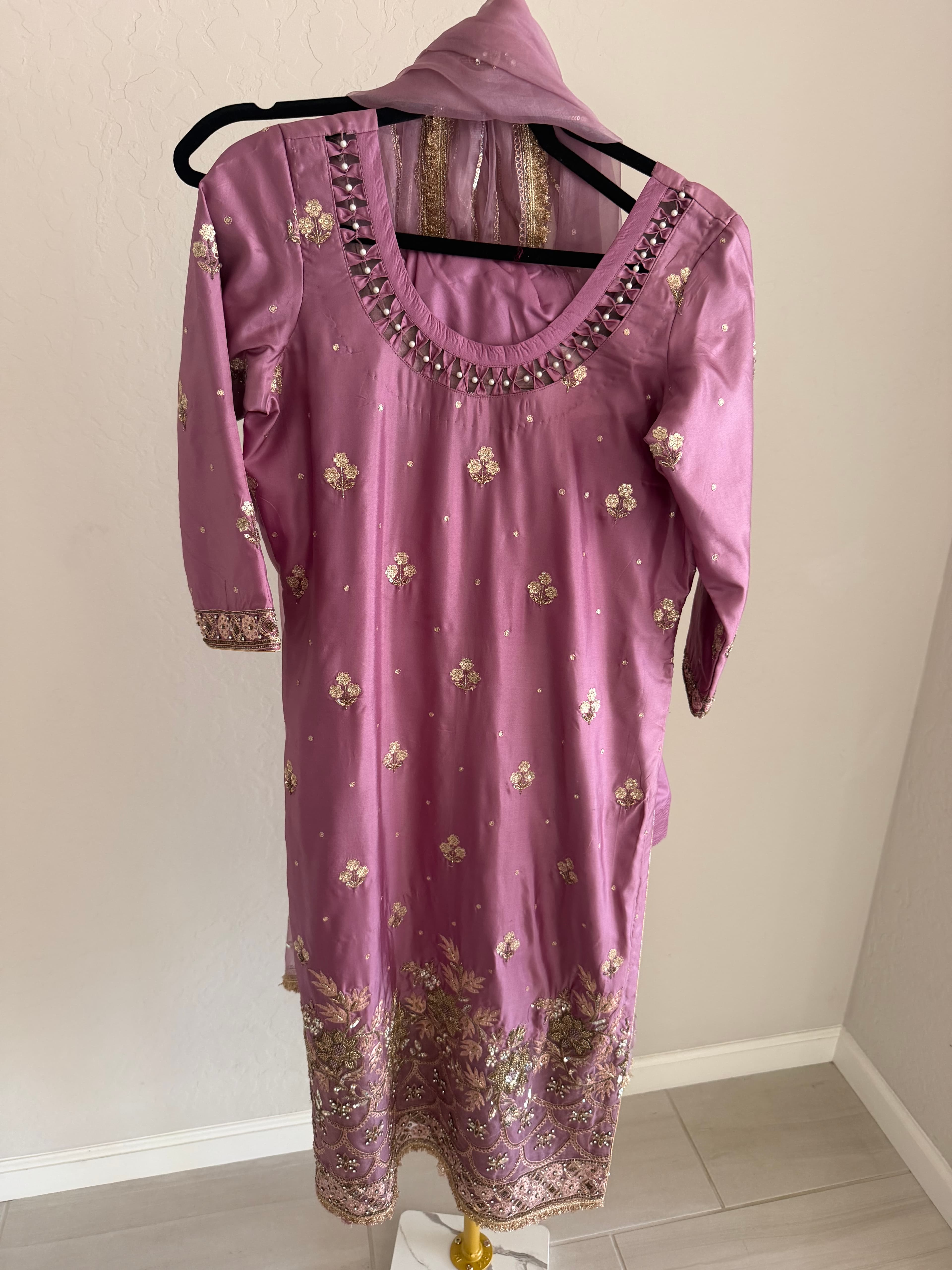 Elegant Mauve Salwar Suit with Gold Sequin and Thread Work
