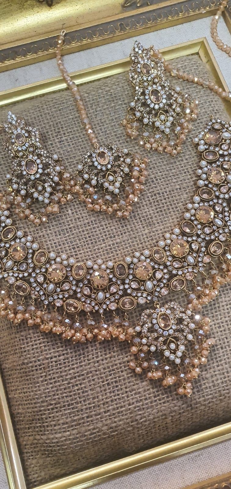 Stunning Gold-Toned Bridal/party Jewellery Set with nude Beads