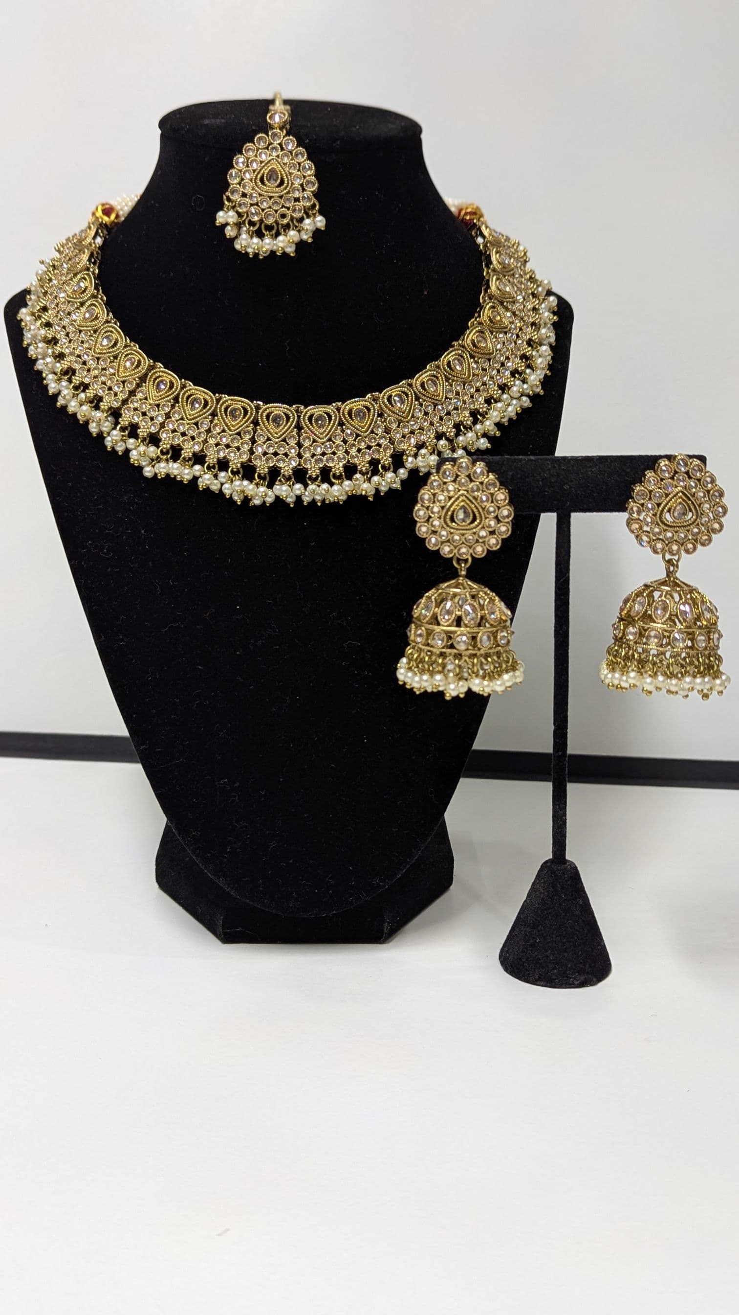Elegant Gold-Tone Polki & Pearl Choker Necklace Set with Jhumka Earrings & Maang Tikka