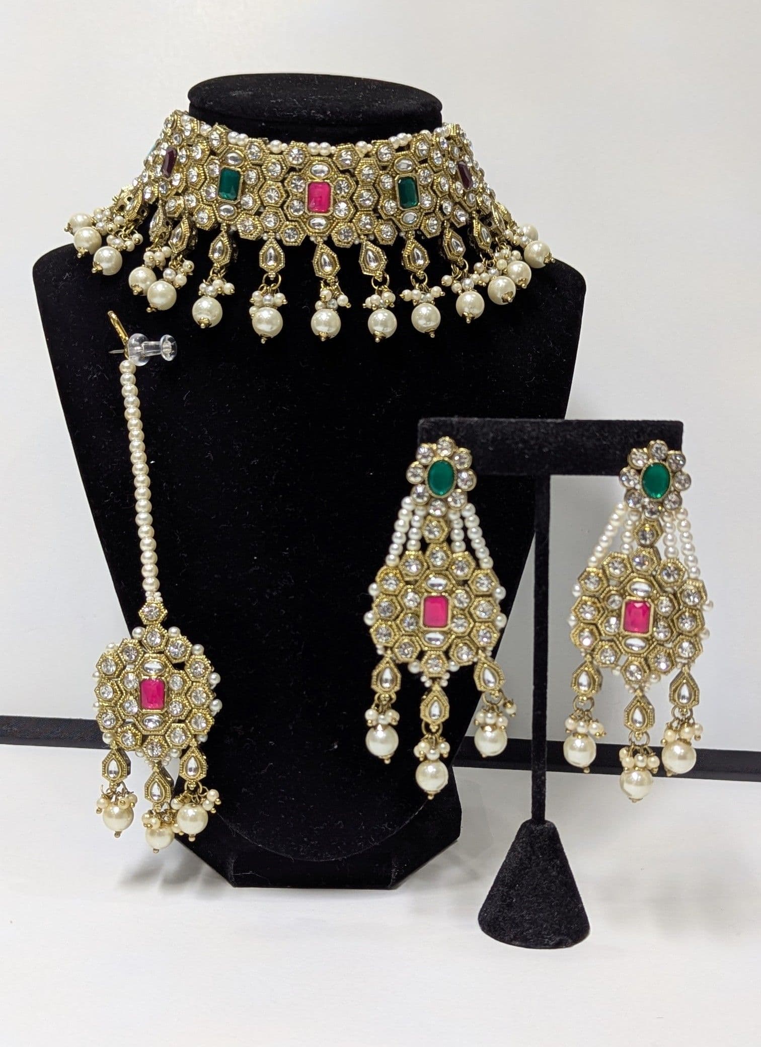 Stunning Gold-Toned Polki & Pearl Choker Necklace Set with Earrings and Maang Tika